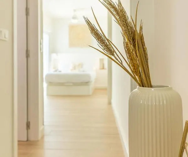 Apartamento Cervantes 6 *